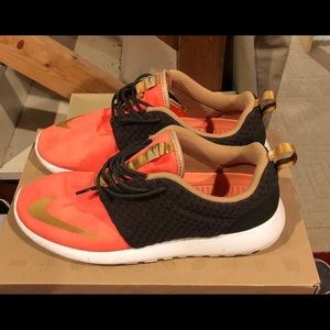 Roshe run size 9.5